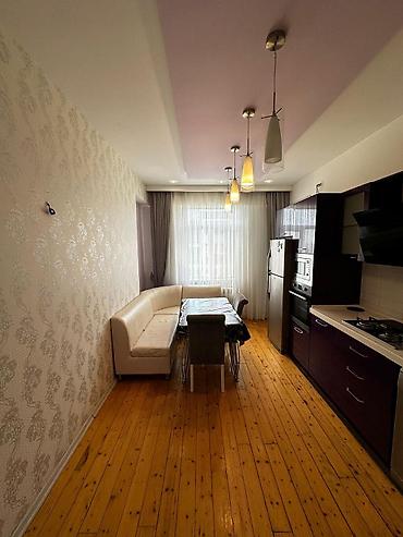 Mənzillər: 3 otaqlı, Yeni tikili, 132 kv. m — 4