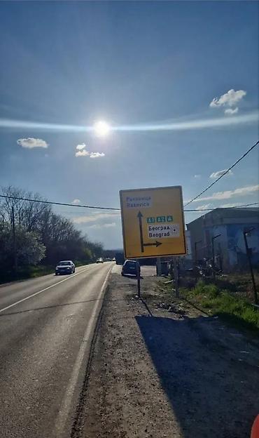 Magacini i radionice: Izdaje se ograđen plac površine 60 ari sa halom od 600 m2, na izuzetno — 5