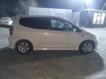 Honda: Honda Fit: 2002 г., 1.5 л, Вариатор, Бензиновая, Хэтчбэк — 6