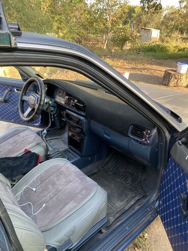 Mazda: Mazda 626: 1988 г., 2 л, Механика, Бензин, Седан — 7