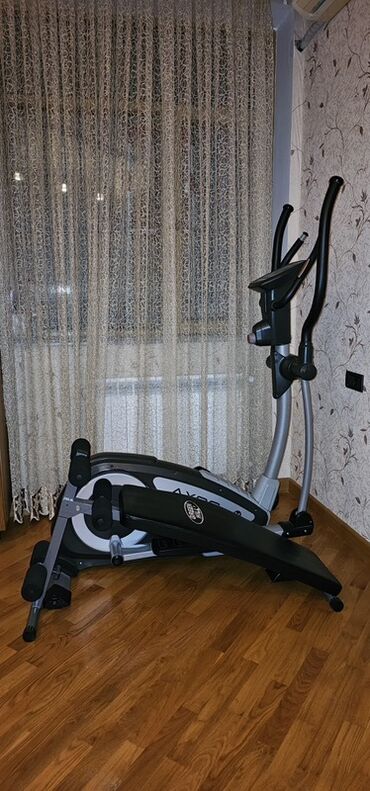 Бутсы: Kettler AXOS Cross M eliptik trenajor + qarın pressi üçün dəstək -