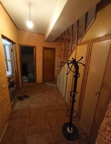 сдается квартира в нарыне: 3 комнаты, 90 м², Элитка, 5 этаж, Старый ремонт