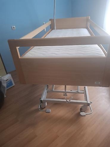 bioptron lampa: Medicinski bolnički krevet sa dušekom i trapez ručkom za podizanje — 5