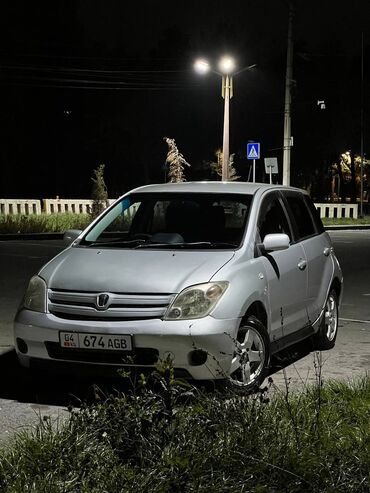 Toyota: Toyota ist: 2003 г., 1.3 л, Автомат, Бензин, Хэтчбэк