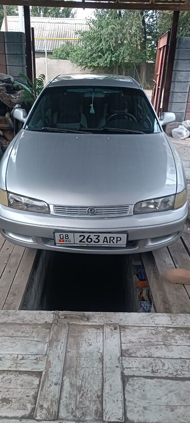 Mazda Cronos: 1994 г., 1.8 л, Механика, Бензин, Хэтчбэк