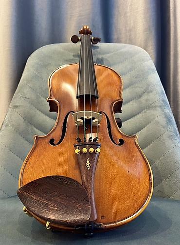 Skripkalar: Yamaha YEV-104 Xereyi Güclendiricisi içine yığılmış Ela seslenmesi — 4