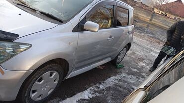 Toyota ist: 2004 г., 1.3 л, Автомат, Бензин, Купе