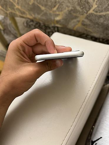 ayfon ekrani: IPhone 11, 64 GB — 4