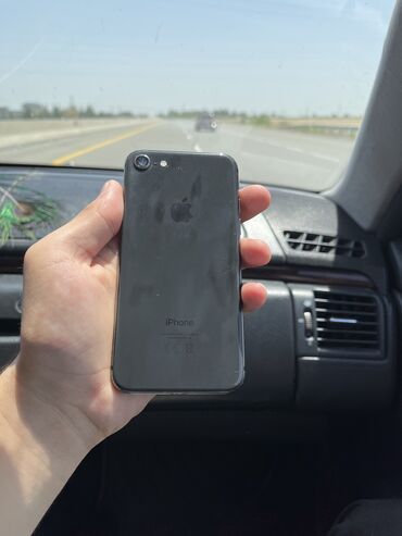 Apple iPhone: IPhone 8, 64 GB, Qara, Barmaq izi