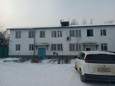 двухэтажный дом в бишкеке: Сдаются 2-комнаты в двухэтажном доме/общежитии. Характеристики: - — 4