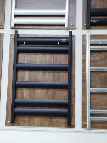 Çanaqlar, tülpanlar: Paslanmayan poladdan divara montaj olunan dəsmal radiatoru