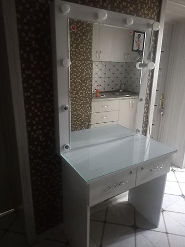 salon stulu: Gözəllik/saç salonu üçün mebel dəsti Tərkibi: - Vizaj masası: iri — 2
