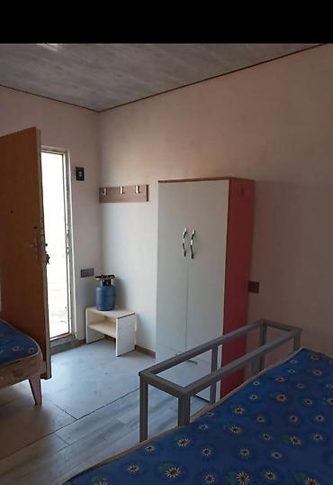 1 otaqli kiraye: Masazirda qurtuluş 93 terefde.Kirayə üçün kiçik studiya tipli otaq - — 1