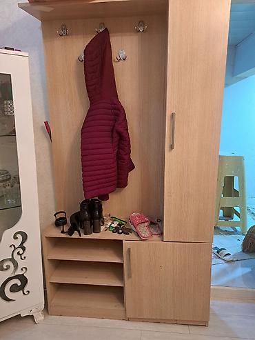 balkon şkaf: Dəhliz üçün çoxfunksiyalı asılqan və dolab dəsti - Material: ağac — 1