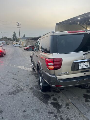 Toyota: Toyota Sequoia: 4.7 l | 2002 il Ofrouder/SUV — 7