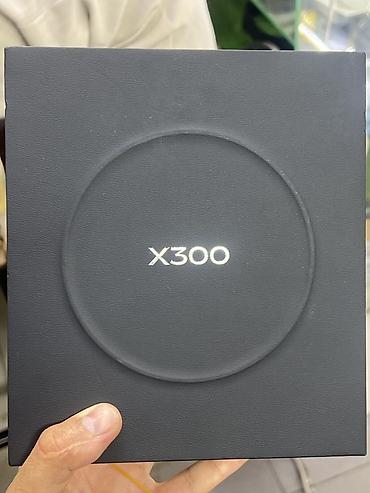 vivo y12: Vivo X300, Б/у, 512 ГБ, цвет - Серый — 1