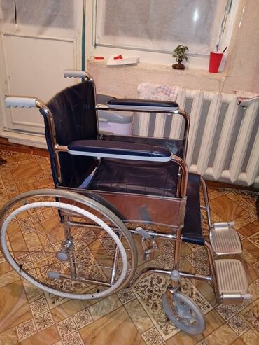 купить инвалидную коляску в бишкеке: Коляска в отличном состоянии,
 совсем новая торг уместен