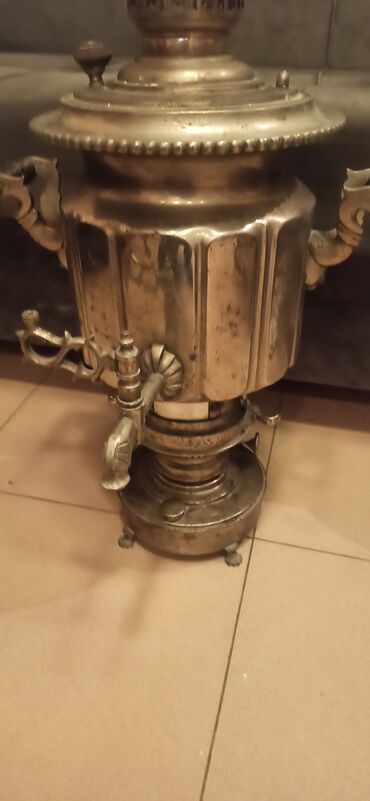 Əntiq qablar: Antik dekor kolleksiyası – 4 ədəd 1) Emallı metal fincan altlıq/şüşə — 16