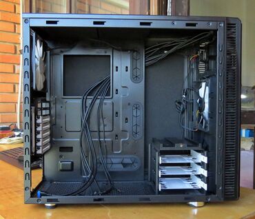 Ostali kompjuterski delovi: Fractal Design Define 4 Black Pearl Sound Proof 12kg Čelika Obloženo — 7