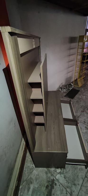 telvizor altı: İşlənmiş, Düz TV altlığı, Polkalı, Laminat — 4