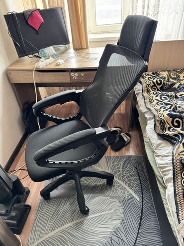 компютерные кресло: Игровое кресло, Новый, С колесиками, цвет - Черный