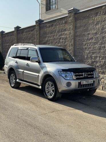 Mitsubishi: Mitsubishi Pajero: 2011 г., 3 л, Типтроник, Бензин, Внедорожник