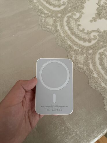 Video oyunlar və konsollar: Powerbank Apple, < 5000 mAh, İşlənmiş