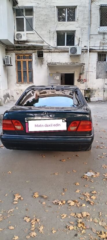 Mercedes-Benz: Mercedes-Benz sedan (W210 E‑Class) - Kuzov: sedan, tünd yaşıl rəng -