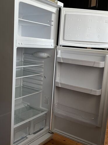 Б/у Холодильник Indesit, Двухкамерный, цвет - Белый