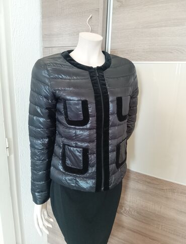 pull n bear jakna: M (EU 38), Sa postavom