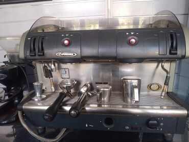 Другое оборудование для кафе, ресторанов: Кофемашина полуавтоматическая Модель: Faema smart s/2 Количество