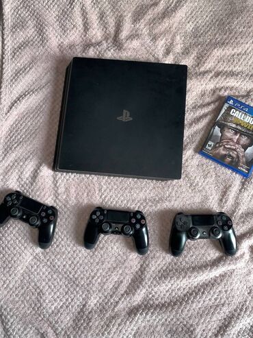 playstation 5 напрокат: Продаю PlayStation 4 pro 1000гб 3 ревизия самая последняя была куплина