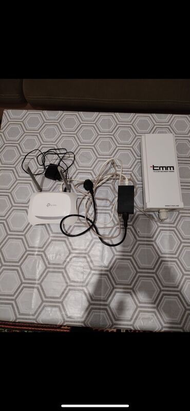 kabelsiz modem: Kabelsiz wifi Iwlek veziyyetdedir Modemle dest satilir Hec bur