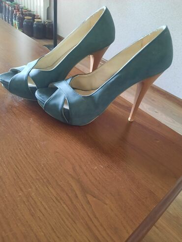 Tuflilər: Tuflilər, Burberry, Ölçü: 38, rəng - Qara, İşlənmiş — 3