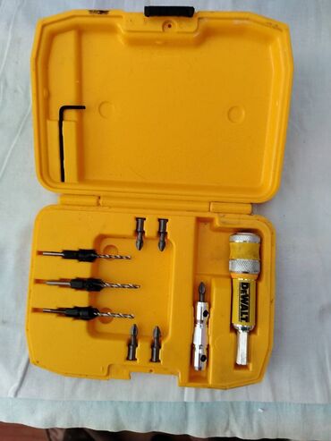 original karren millen londonu pisati na: DeWalt set set burgija odvijaca DT7612
Nedostaje jedna burgija