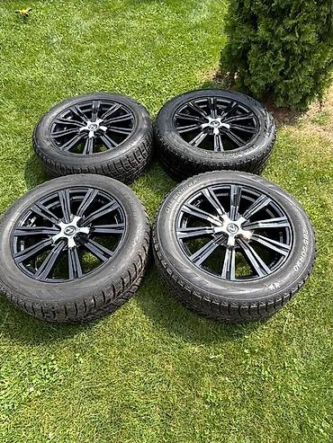 235 65: Комплект из 4 колес Lexus: литые диски + зимние шины. - Диски — 2