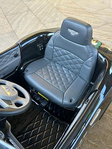 Uşaq üçün elektrik maşınları: Qara rəngdə, uşaqlar üçün nəzərdə tutulmuş "Bentley" markalı elektrik — 8