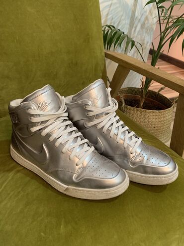 термо кроссовки найк: Nike Silver
Оригинал!