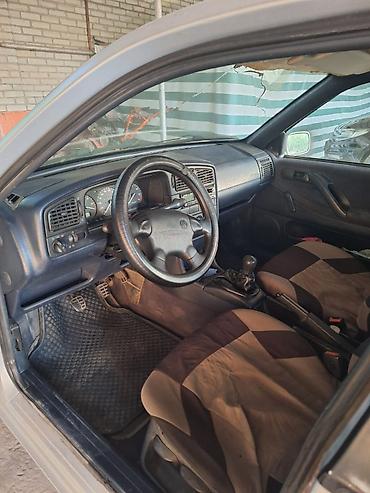 pass: Volkswagen Passat: 1994 г., 2 л, Механика, Седан — 6