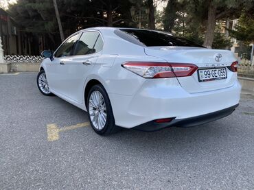 Toyota: Toyota Camry: 2.5 l | 2019 il Sedan — 4