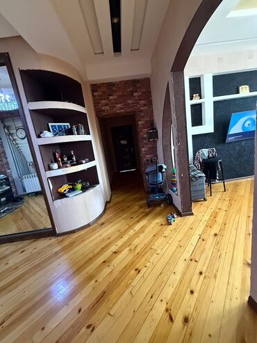 Sifarişlə qonaq dəstləri: Satılır: mənzilin geniş zalı və dəhlizi üçün nəzərdə tutulmuş daxili — 20