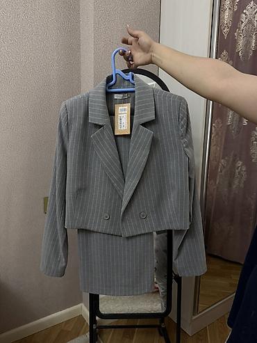 alt geyim: Qadın dəst – zolaqlı boz blazer və şalvar - Brend: moodo/moodoone — 1