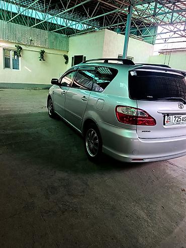 a8 d2: Toyota Avensis Verso: 2006 г., 2.2 л, Механика, Минивэн — 3