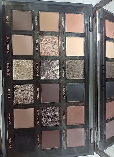 Gözəllik və sağlamlıq: Huda Beauty Pretty Grunge – 18 rəngli göz kölgəsi palitrası Xonçada — 1