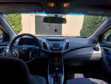 Hyundai: Hyundai Elantra: 1.8 l | 2015 il Sedan — 7