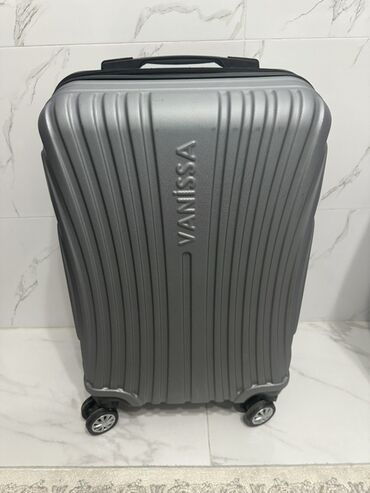 чемоданы бишкек дордой цены: Чемодан, Б/у, Материал: Пластик, Маленький (до 40 л), На колесах