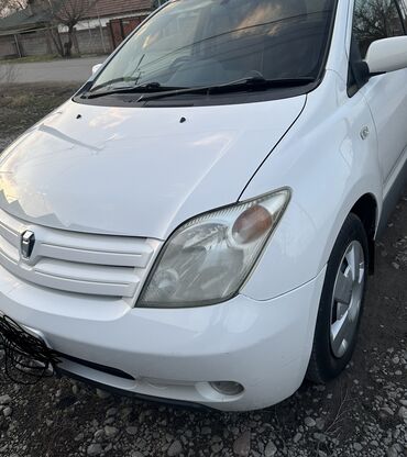 продаю авто в аварийном состоянии: Toyota ist: 2003 г., 1.3 л, Автомат, Бензин