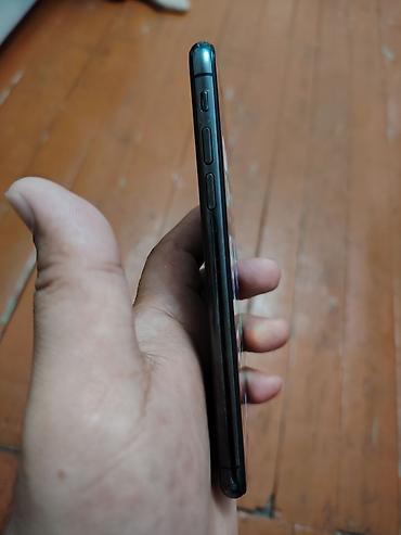 2 el ipad: IPhone X, Qara, Face ID — 4