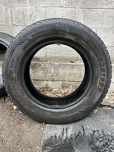 Шины: Шины 225 / 65 / R 17, Зима, Б/у, Комплект, Внедорожные (АТ/МТ), Bridgestone — 2