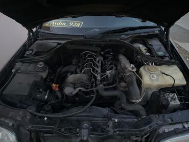 Mercedes-Benz: Mercedes-Benz C-Class: 2.2 l | 1999 il Sedan — 12